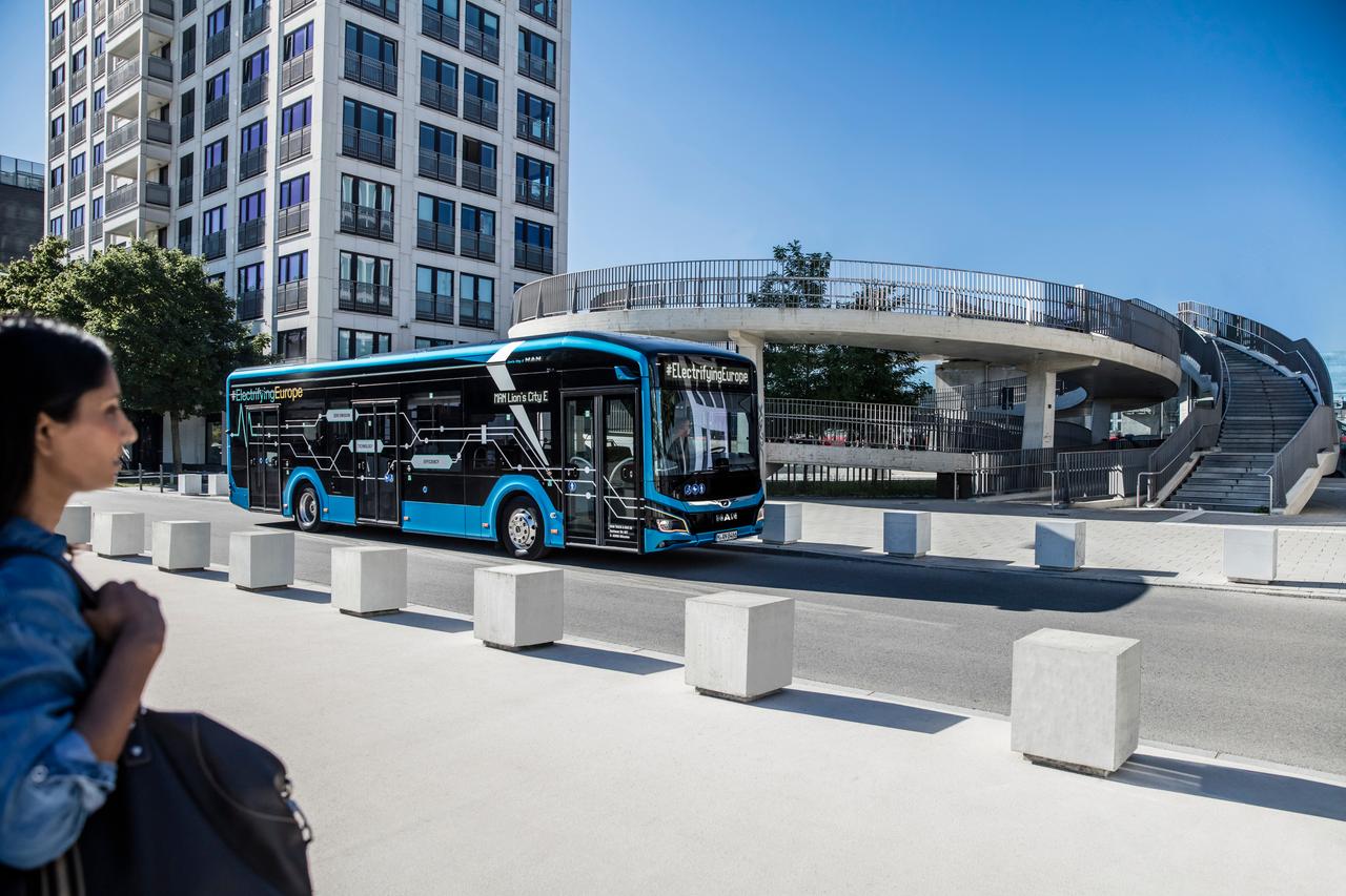 We electrify your fleet.